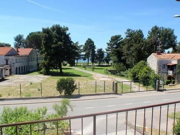 Klimatisierte Wohnung Mit Balkon Und Parkplatz Umag 0*,