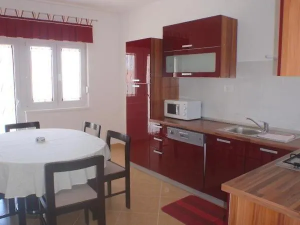 Klimatisierte Wohnung Mit Balkon Und Parkplatz Umag Apartment