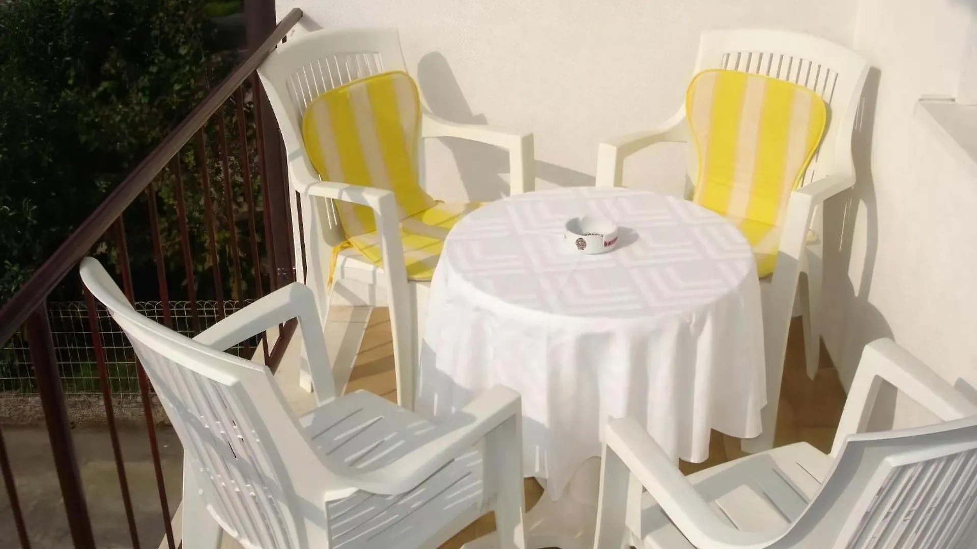 Klimatisierte Wohnung Mit Balkon Und Parkplatz Umag Apartment
